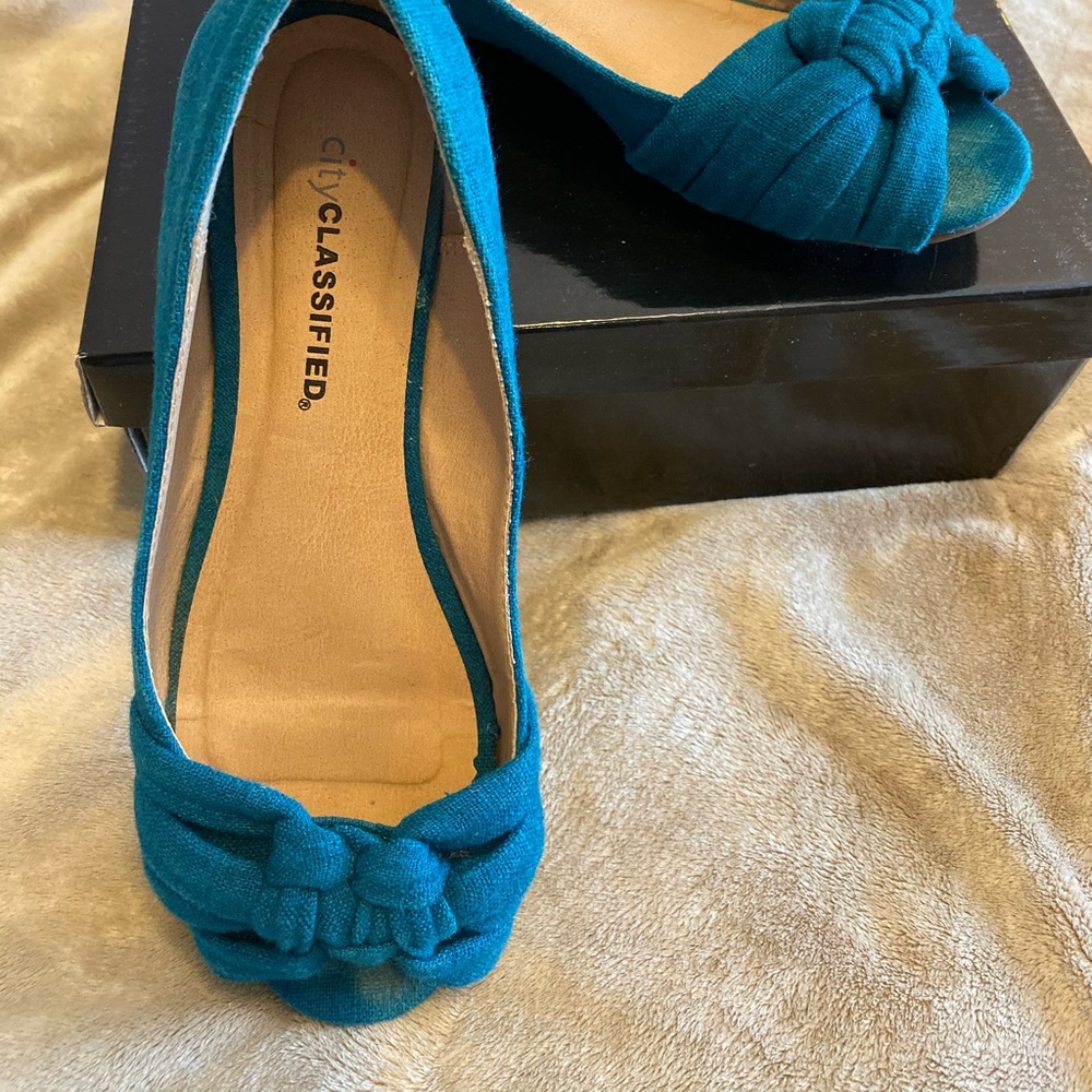 City Classified Ballet Flats in Teal 7